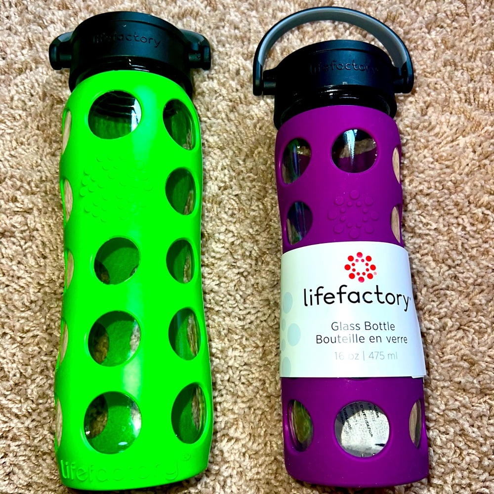 Ligefactory 16 oz plum and 22 oz moss glass water bottles